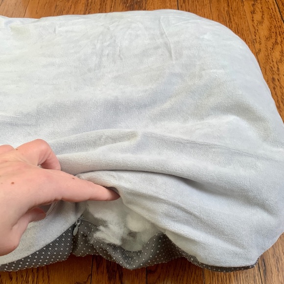 Simple anti slip comfy on the go pet bed - Picture 4 of 6